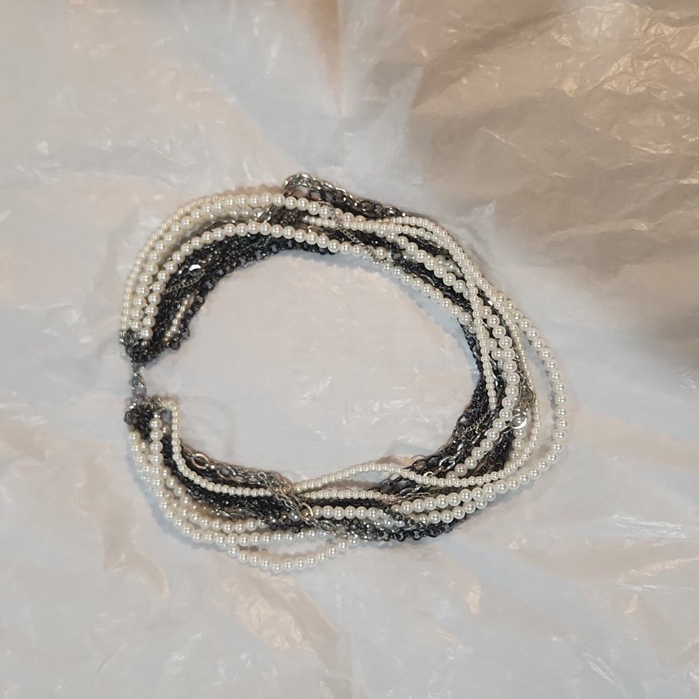 Mixed material necklace